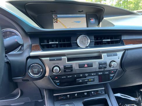 Used 2017 Lexus ES 350 w/ Luxury Package FWD image 30