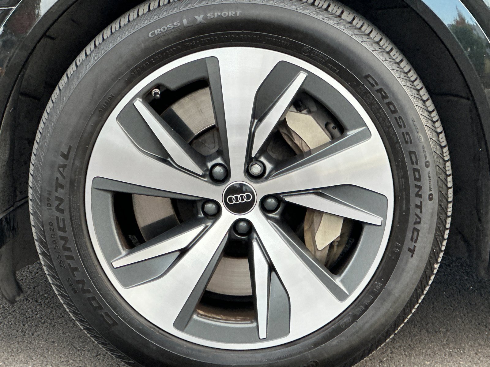 Used 2024 Audi Q8 e-tron Premium Plus AWD/4WD image 34