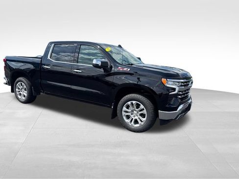 Used 2025 Chevrolet Silverado 1500 LTZ AWD/4WD image 7