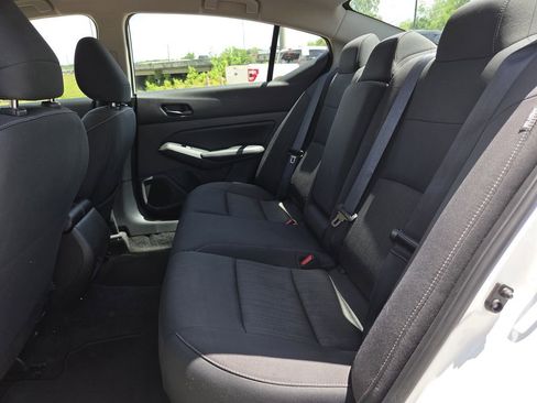 Used 2025 Nissan Altima 2.5 SV FWD image 17