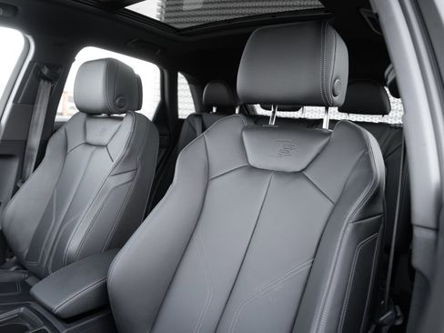 Certified 2025 Audi Q3 2.0T Premium w/ Convenience Package image 21