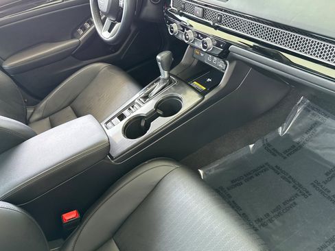 Used 2024 Honda Civic Touring image 32