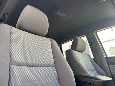 Used 2015 Toyota Tacoma PreRunner w/ SR5 Package RWD image 32