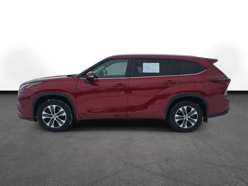 Certified 2024 Toyota Highlander XLE image 10