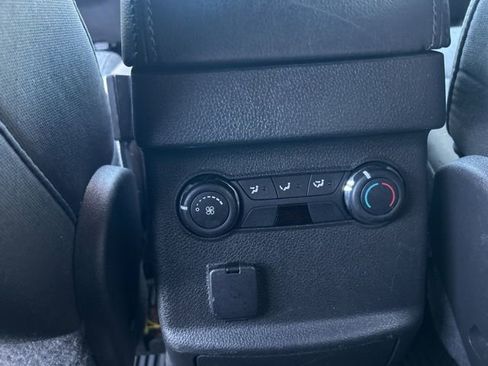 Used 2015 Ford Explorer XLT image 25
