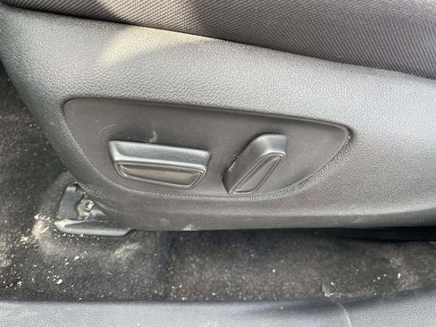 Used 2023 Toyota Highlander LE image 30