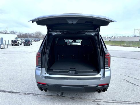 Certified 2025 Chevrolet Suburban Z71 AWD/4WD image 23