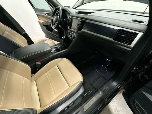 Used 2023 Volkswagen Atlas Cross Sport SEL R-Line AWD/4WD image 22