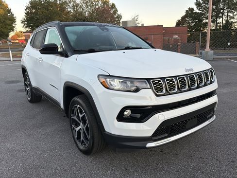 Used 2024 Jeep Compass Limited w/ Sun and Sound Group image 4