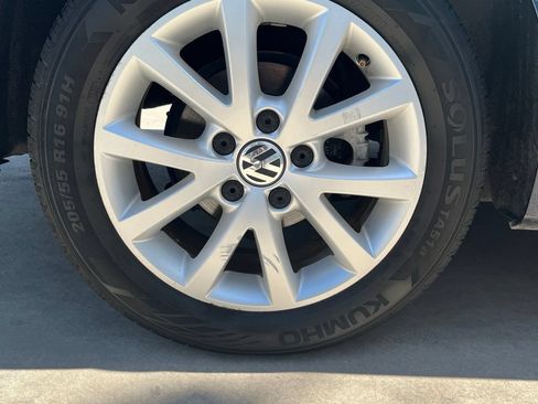 Used 2013 Volkswagen Jetta SE FWD image 24