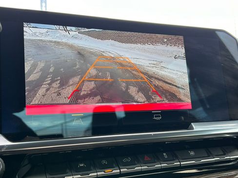 Used 2024 Chevrolet Silverado 1500 LT image 24