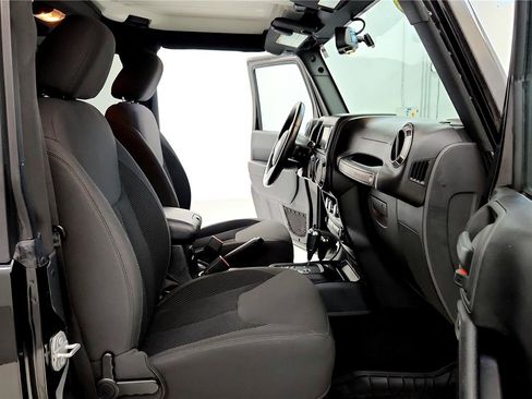 Used 2017 Jeep Wrangler Sport image 15