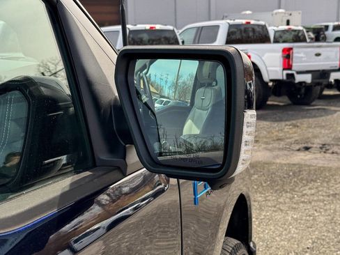 Used 2025 Ford F150 Lightning Platinum image 11