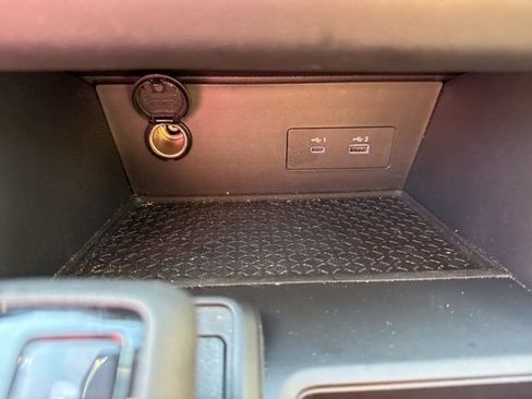 Used 2024 Nissan Pathfinder S image 24