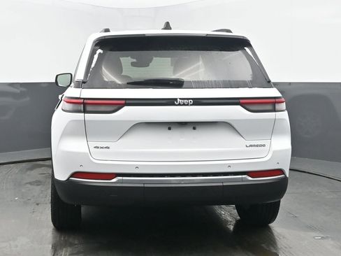 Used 2023 Jeep Grand Cherokee Laredo w/ Trailer Tow Prep Group (B) image 5