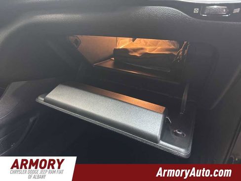 Used 2023 Jeep Cherokee Altitude Lux image 40