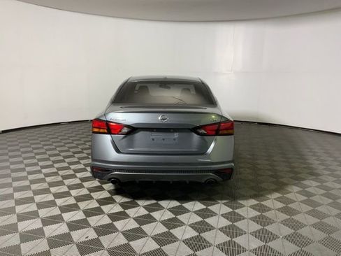 Used 2019 Nissan Altima 2.5 SR w/ SR Premium Package image 7