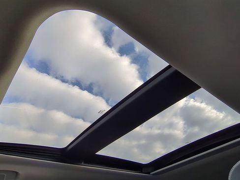 Used 2018 Nissan Murano Platinum image 16