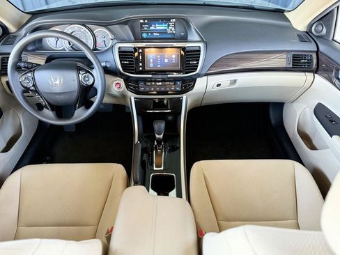 Used 2017 Honda Accord EX image 14