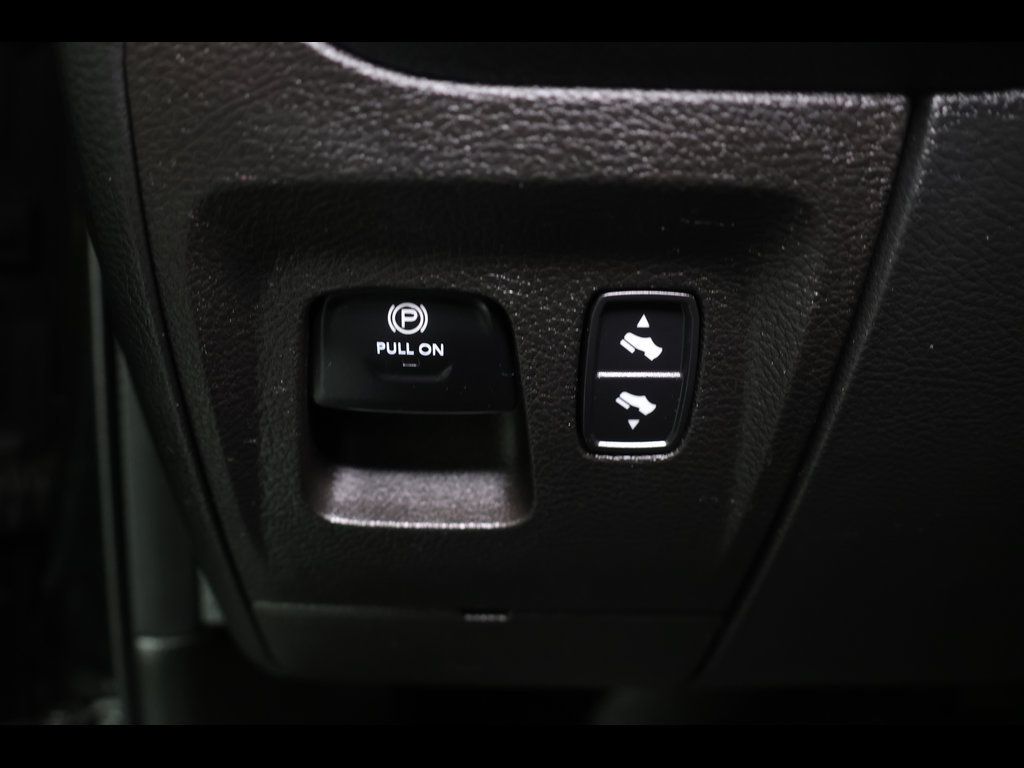 Used 2022 RAM 1500 Big Horn AWD/4WD image 29