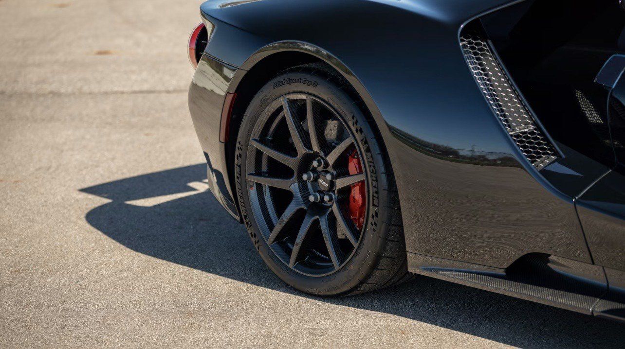Used 2019 Ford GT RWD image 7
