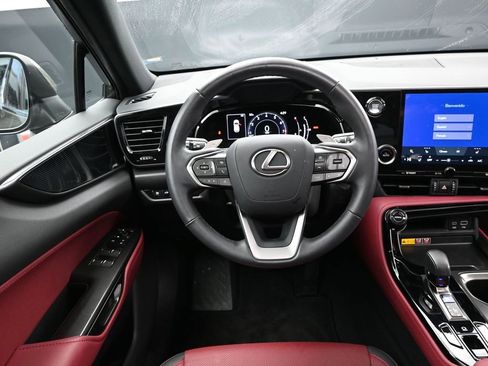 Certified 2025 Lexus NX 250 FWD image 29