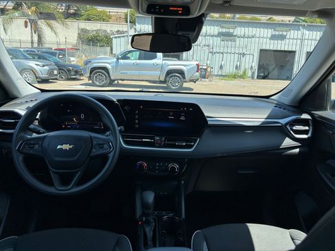 Used 2024 Chevrolet TrailBlazer LT w/ Driver Confidence Package image 31