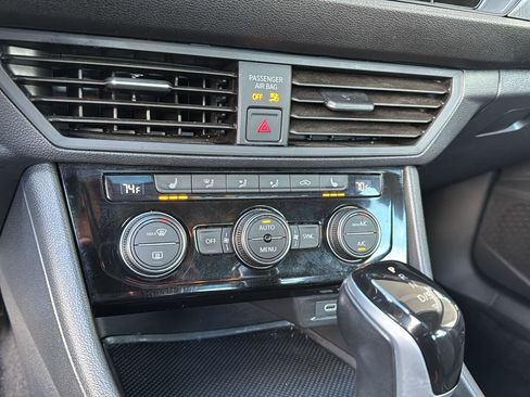 Used 2024 Volkswagen Jetta SE image 22