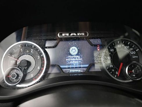 Used 2024 RAM 2500 Laramie AWD/4WD image 12