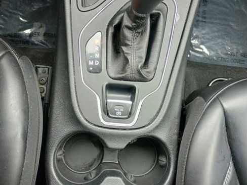 Used 2020 Jeep Cherokee Latitude Plus FWD image 30