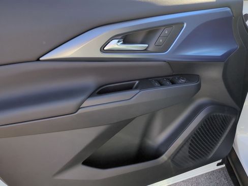 New 2026 Chevrolet Equinox EV LT image 21