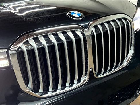 Used 2019 BMW X7 xDrive50i w/ M Sport Package image 34