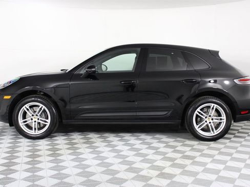 Used 2025 Porsche Macan image 2