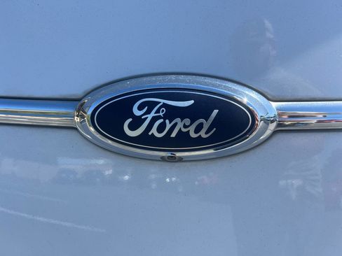 Used 2017 Ford Taurus SEL image 31