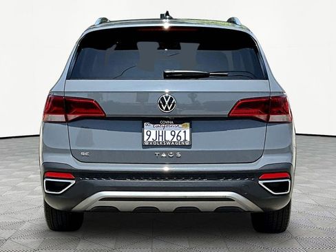 Used 2023 Volkswagen Taos SE FWD image 5