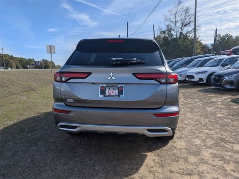 Used 2024 Mitsubishi Outlander SE image 4