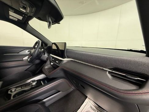 Used 2025 Ford Explorer ST AWD/4WD image 28