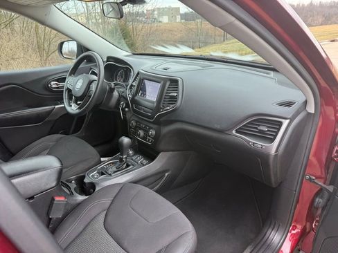 Used 2019 Jeep Cherokee Latitude w/ Popular Appearance Group image 24