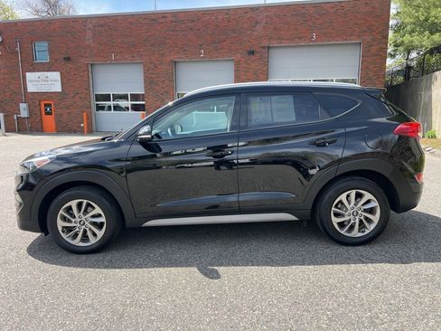 Used 2017 Hyundai Tucson SE Plus AWD/4WD image 2