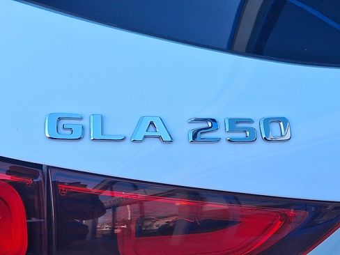 Used 2021 Mercedes-Benz GLA 250 GLA 250 image 31