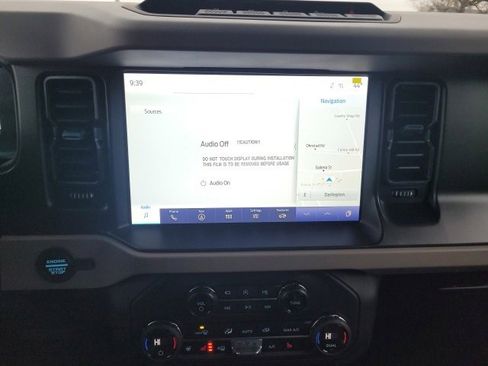 Used 2023 Ford Bronco Wildtrak image 14