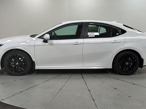 New 2026 Toyota Camry SE image 8