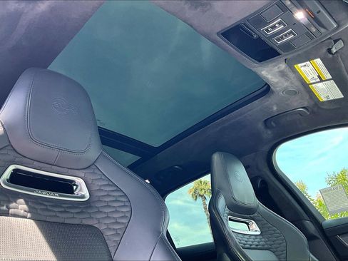 Certified 2022 Jaguar F-PACE SVR AWD/4WD image 22