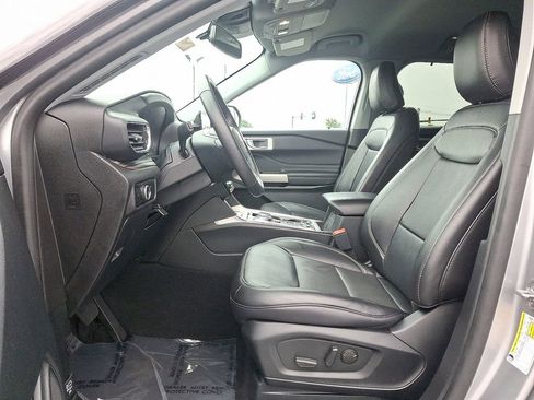 Certified 2024 Ford Explorer Limited image 15