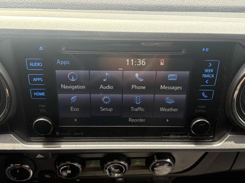 Used 2017 Toyota Tacoma TRD Sport AWD/4WD image 15