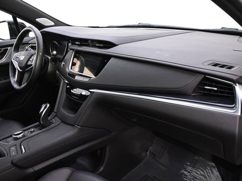 Certified 2025 Cadillac XT5 Premium Luxury image 15