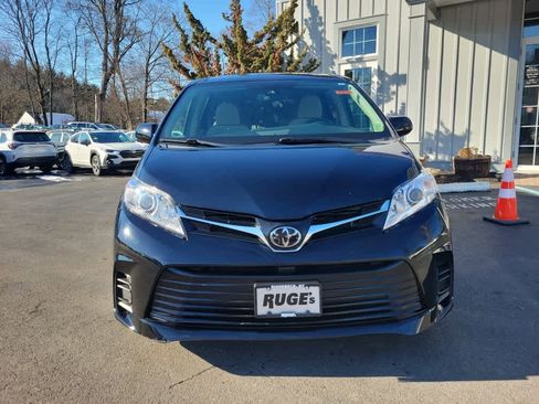 Used 2019 Toyota Sienna LE image 9