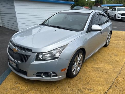 Used 2014 Chevrolet Cruze LTZ w/ RS Package FWD image 3