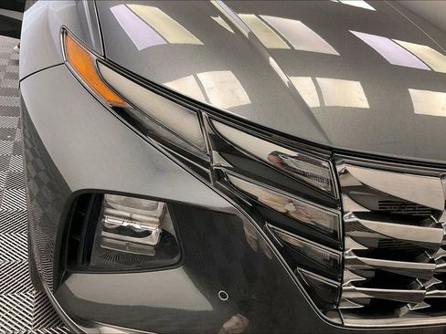 Certified 2022 Hyundai Tucson Limited w/ Cargo Package image 25