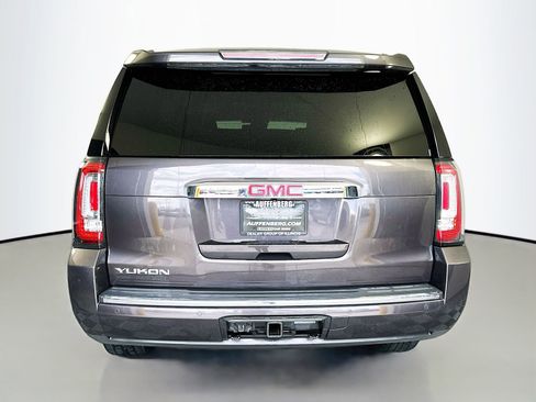 Used 2017 GMC Yukon Denali RWD image 6